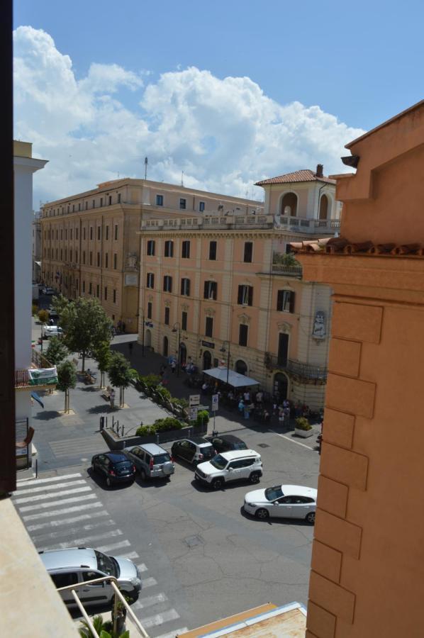 Apartamento Domus Cavour Civitavecchia Exterior foto